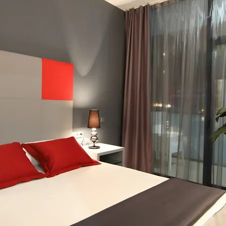 Four Elements Apartahotel 4*