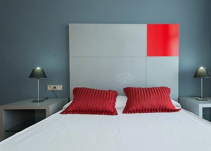 Four Elements Aparthotel 4*