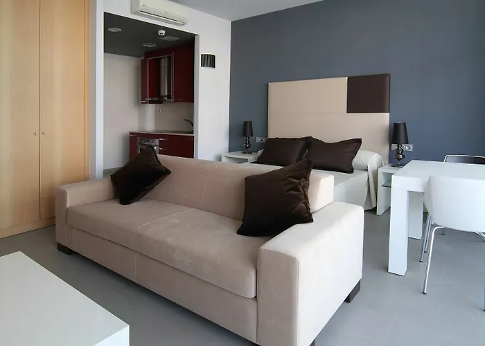 Four Elements Aparthotel 4*