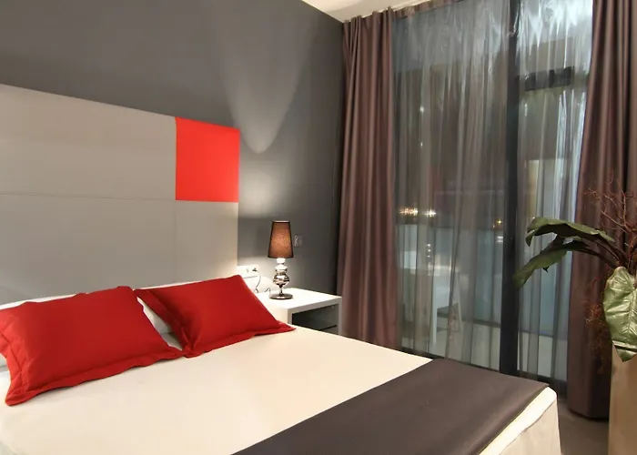 Four Elements Aparthotel 4*