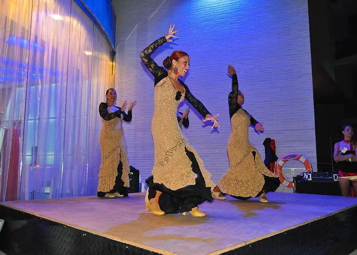 Four Elements Aparthotel 4*