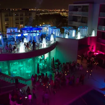 Four Elements アパートホテル