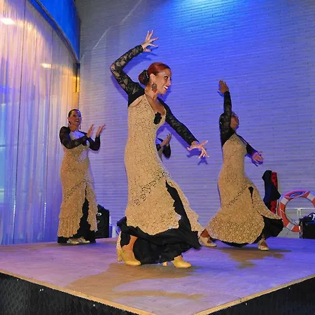 Four Elements Ξενοδοχείο με διαμερίσματα 4*