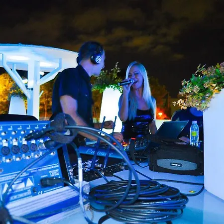 Four Elements Ξενοδοχείο με διαμερίσματα Σαλού