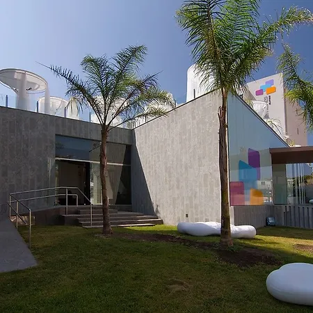 Ξενοδοχείο με διαμερίσματα Four Elements Σαλού