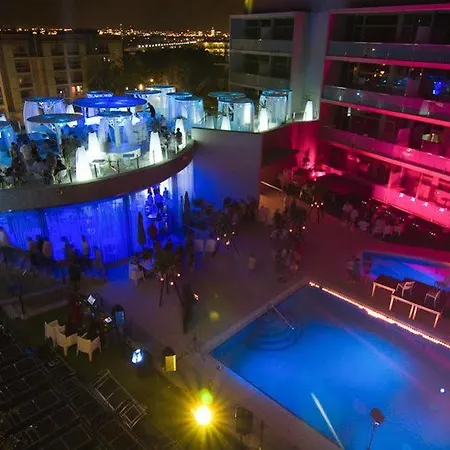 Ξενοδοχείο με διαμερίσματα Four Elements Σαλού