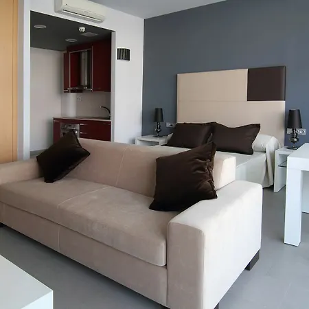 Four Elements Aparthotel 4*